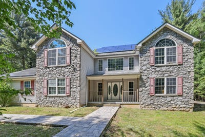 /international/us/2299-long-acre-drive-effort-pa-110100861844/