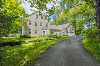 /international/us/16-olcott-road-norwich-vt-110105089042/