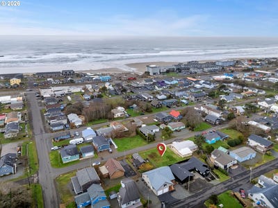 /international/us/172-s-dolphin-st-rockawaybeach-or-110105637933/