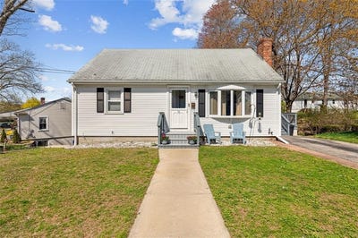 /international/us/39-oakland-drive-west-warwick-ri-110107994712/