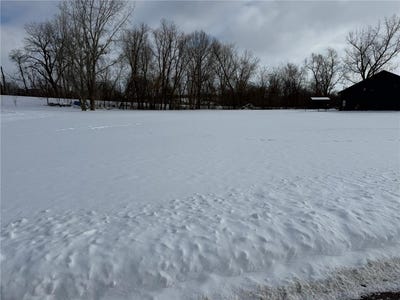/international/us/open-lot-browers-street-e-waterville-mn-110104016322/
