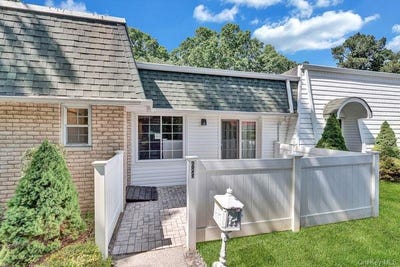/international/us/685-blue-ridge-road-medford-ny-110108755694/