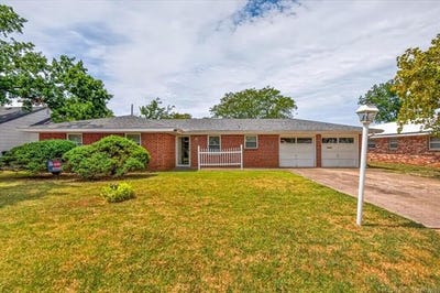 /international/us/229-ne-myers-avenue-bartlesville-ok-110119616183/