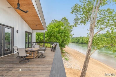 /international/us/1300-river-valley-road-doniphan-mo-110105885073/