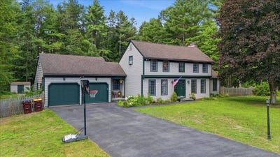 /international/us/94-revere-rd-queensbury-ny-110109424917/