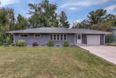 /international/us/1450-w-willow-street-chippewa-falls-wi-110101048502/