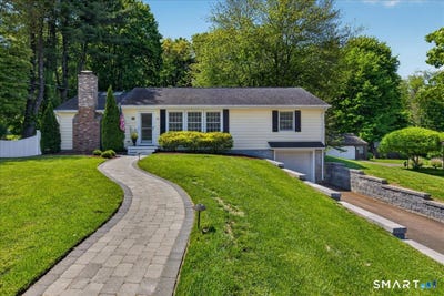 /international/us/53-harrison-road-north-branford-ct-110108353217/