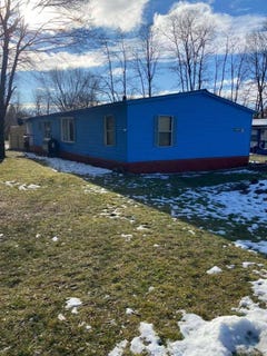 /international/us/10-dartmouth-court-loch-sheldrake-ny-110106096669/