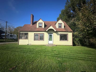 /international/us/186-s-main-st-hillsville-va-110098824996/