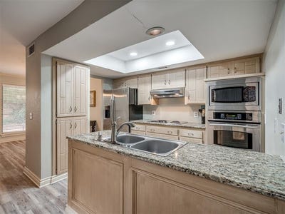 /international/us/417-sundance-lane-edmond-ok-110100078952/