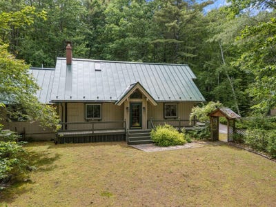 /international/us/8-solitude-lane-bridgton-me-110108844649/