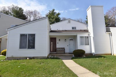 /international/us/34-woodmere-court-freehold-nj-110106752591/