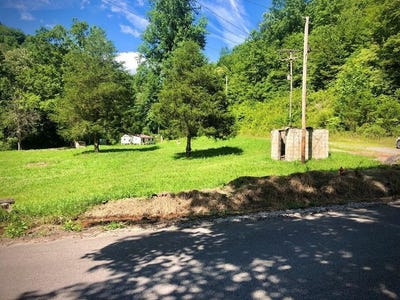 /international/us/905-arnold-fork-road-kite-ky-110101009796/
