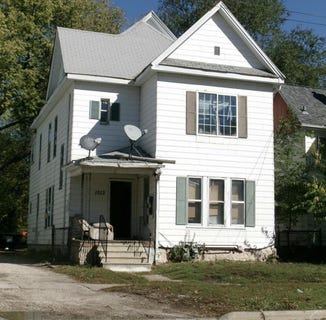/international/us/1013-mulberry-street-waterloo-ia-110101365267/