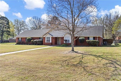 /international/us/2303-w-5th-street-russellville-ar-110106717030/
