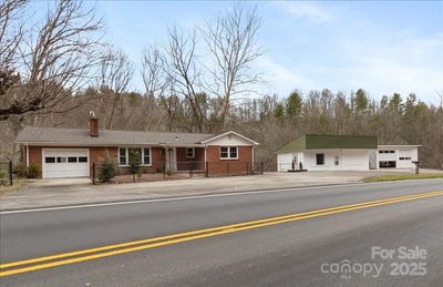 /international/us/2599-2611-old-mars-hill-highway-weaverville-nc-110098021406/