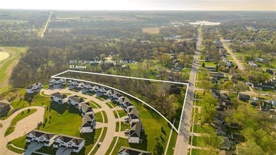 /international/us/905-w-broadway-street-polk-city-ia-110119373393/