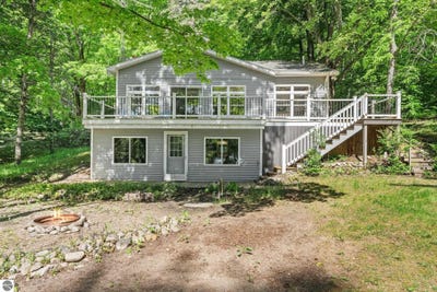 /international/us/5252-six-mile-lake-road-ellsworth-mi-110108547513/