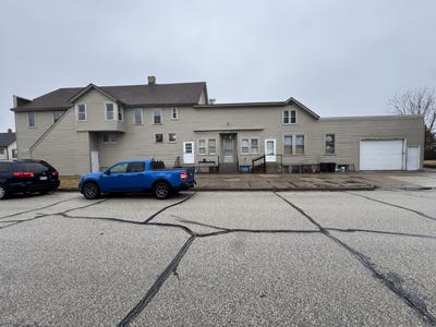 /international/us/1729-s-12th-st-sheboygan-wi-110108226239/