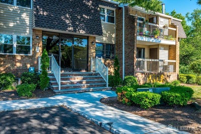 /international/us/812-sharon-garden-court-woodbridge-proper-nj-110108631758/?lang=pt