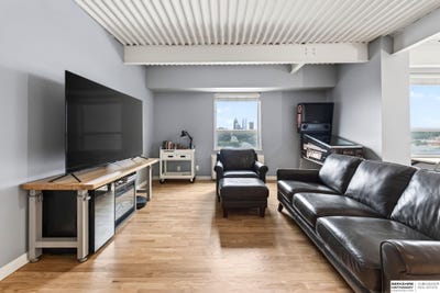 /international/us/105-n-31st-avenue-omaha-ne-110108175447/