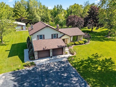 /international/us/5170-mccarthy-road-lena-wi-110108571799/