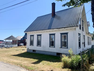 /international/us/2-4-dana-street-eastport-me-110102078915/