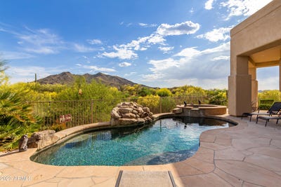 /international/us/6945-e-stevens-road-cave-creek-az-110037669413/