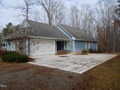 /international/us/513-port-drive-henderson-nc-110096473673/