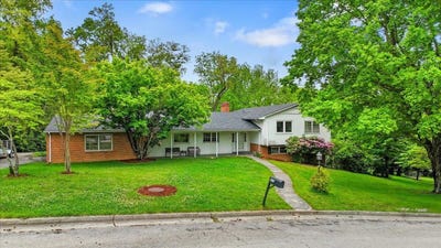/international/us/611-landsdowne-drive-blacksburg-va-110107873236/