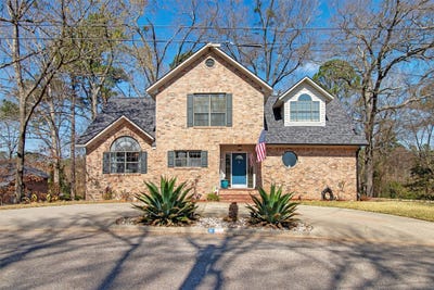 /international/us/1109-sherwood-street-gladewater-tx-110108685328/