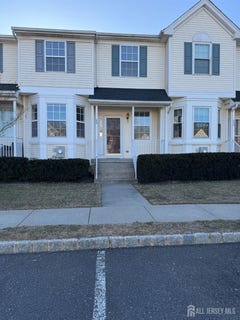 /international/us/30-amesbury-court-robbinsville-nj-110107715579/