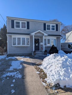 /international/us/209-s-11th-street-lindenhurst-ny-110105698399/