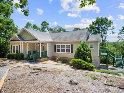 /international/us/66-condor-court-hendersonville-nc-110100563196/