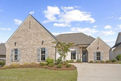 /international/us/302-wind-cove-madison-ms-110099891871/