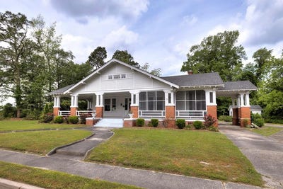 /international/us/124-singletary-avenue-lake-city-sc-110099024946/