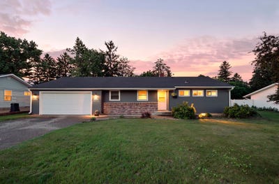 /international/us/907-fairfield-road-new-richmond-wi-110109116701/