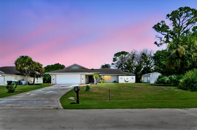 /international/us/2525-sw-grotto-circle-port-st-lucie-fl-110109831379/