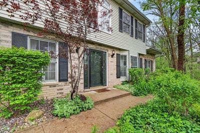 /international/us/1327-laurel-oaks-drive-streamwood-il-110107711749/