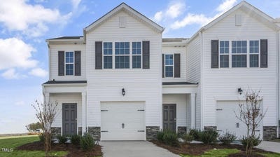 /international/us/212-starlight-street-sanford-nc-110097249587/