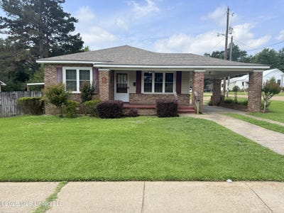 /international/us/400-newton-street-crystal-springs-ms-110108237877/