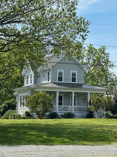 /international/us/301-east-street-clarksville-va-110099458568/