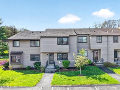 /international/us/11-squires-gate-poughkeepsie-ny-110107666464/