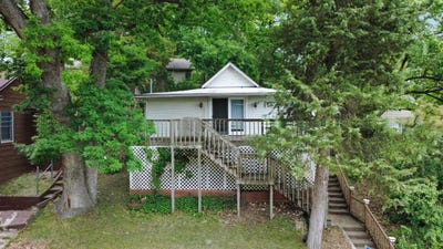 /international/us/332-oak-ridge-dr-twin-lakes-wi-110100469457/