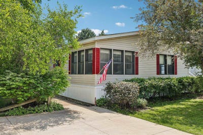 /international/us/4823-schoen-road-union-grove-wi-110108934453/