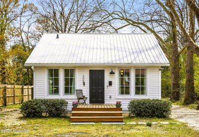 /international/us/308-e-virgil-street-whiteville-nc-110098430630/