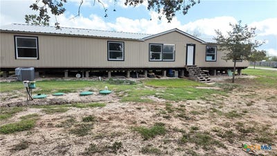 /international/us/152-chiero-lane-seguin-tx-110120549563/