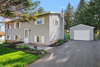 /international/us/26-blueberry-cres-rochester-ny-110108235641/