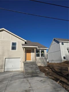 /international/us/512-w-lawrence-street-spring-hill-ks-110102868311/