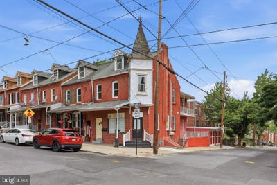 /international/us/121-laurel-street-lancaster-pa-110109215424/